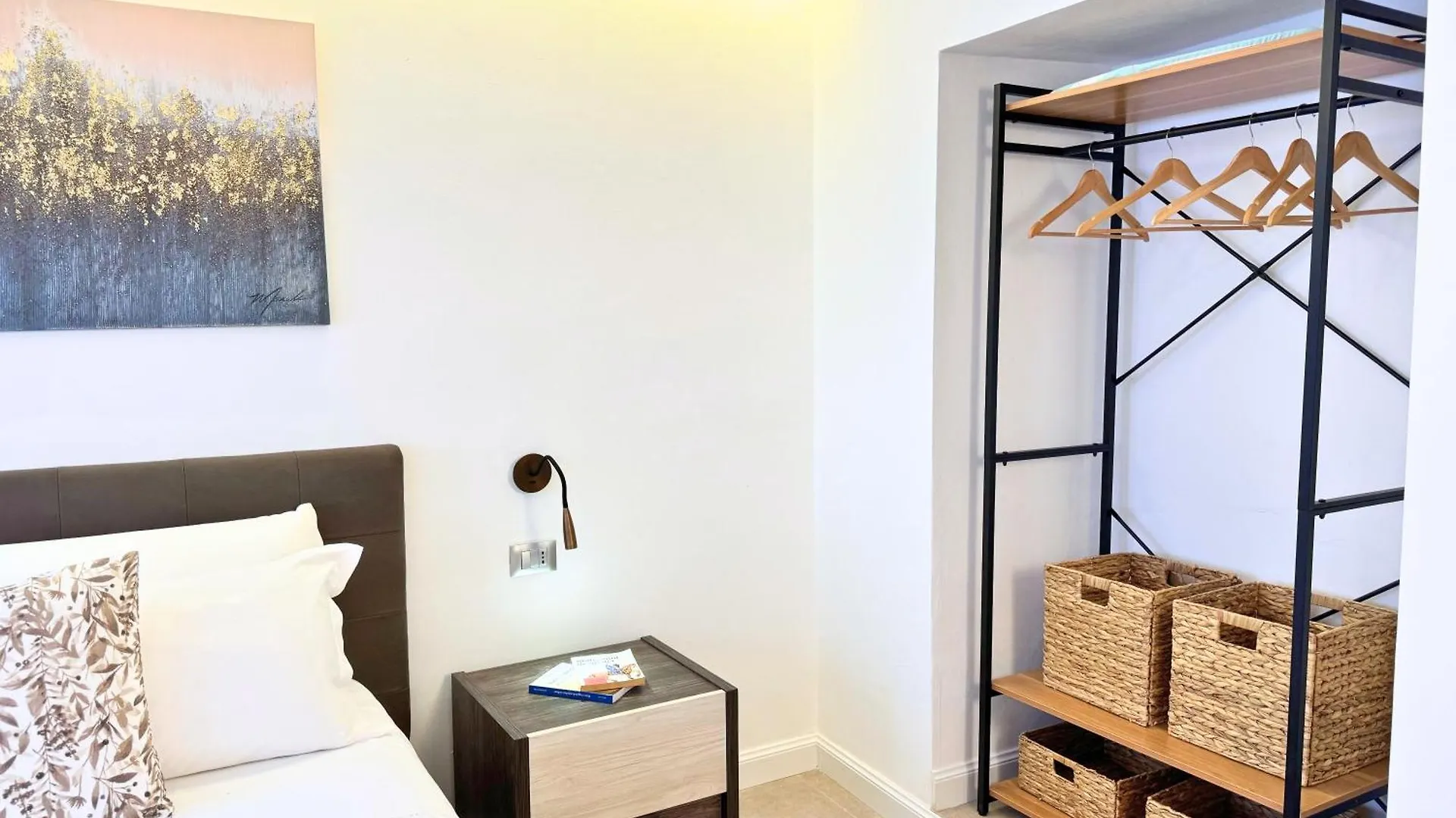 Helena Apartments - Primo Canto Palermo Italy