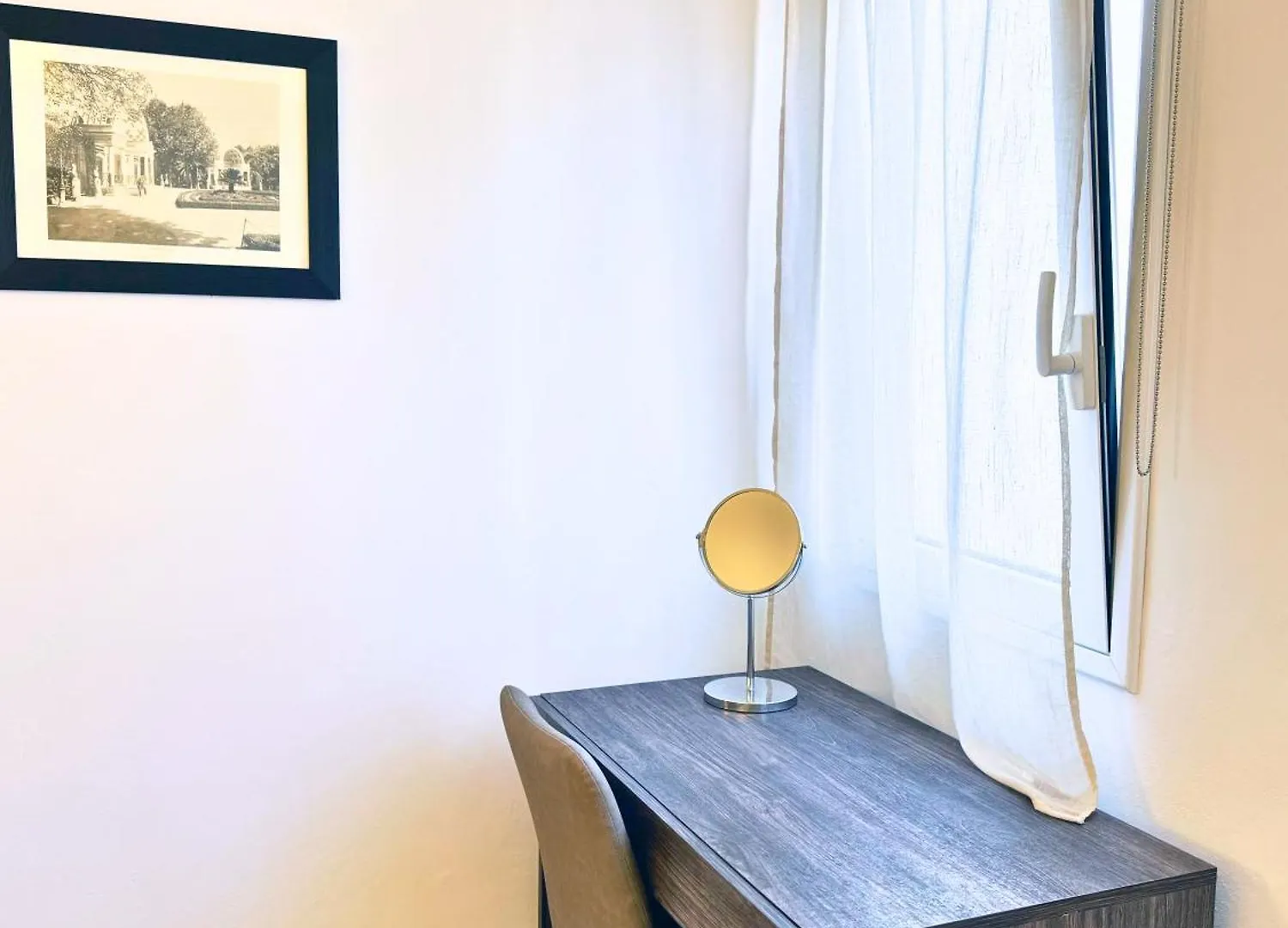 Helena Apartments - Primo Canto Palermo 0*,